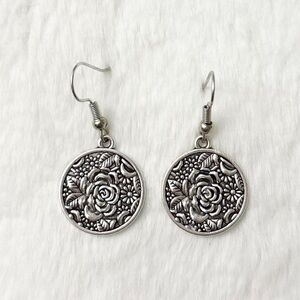5/$15 🩷 MUST BUNDLE Silver Floral Round Drop Earrings - Women Jewelry